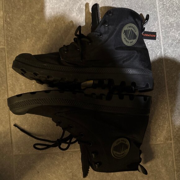 Palladium Pampa Unlocked Unisex Lace Up Ankle Boots In BlackSize US 10 D